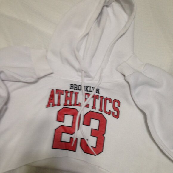 New Cute top, Small/Med, pull string Hoodie - Picture 2 of 16